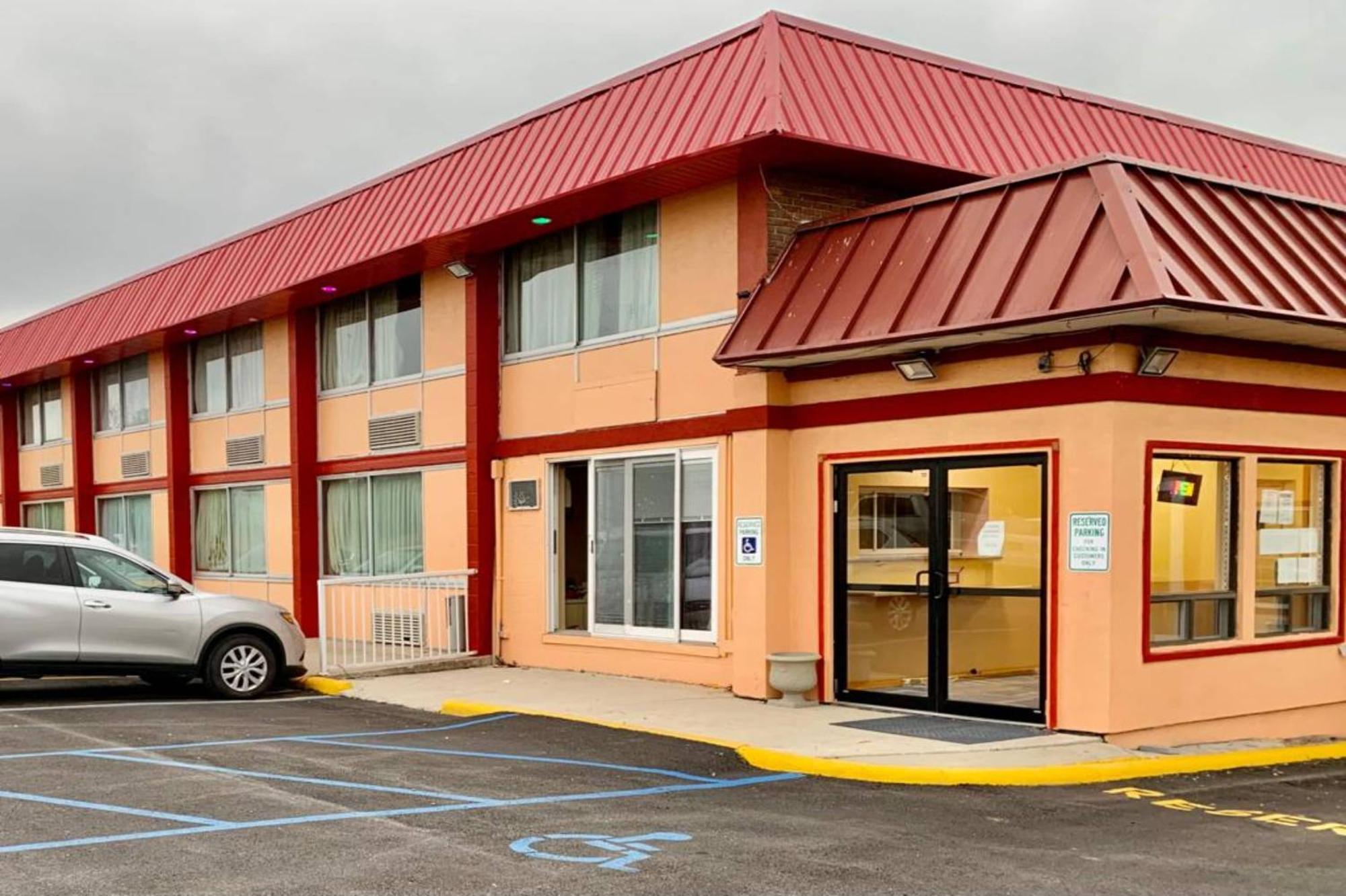 Red Carpet Inn & Suites Lima -Listing Partner Luaran gambar