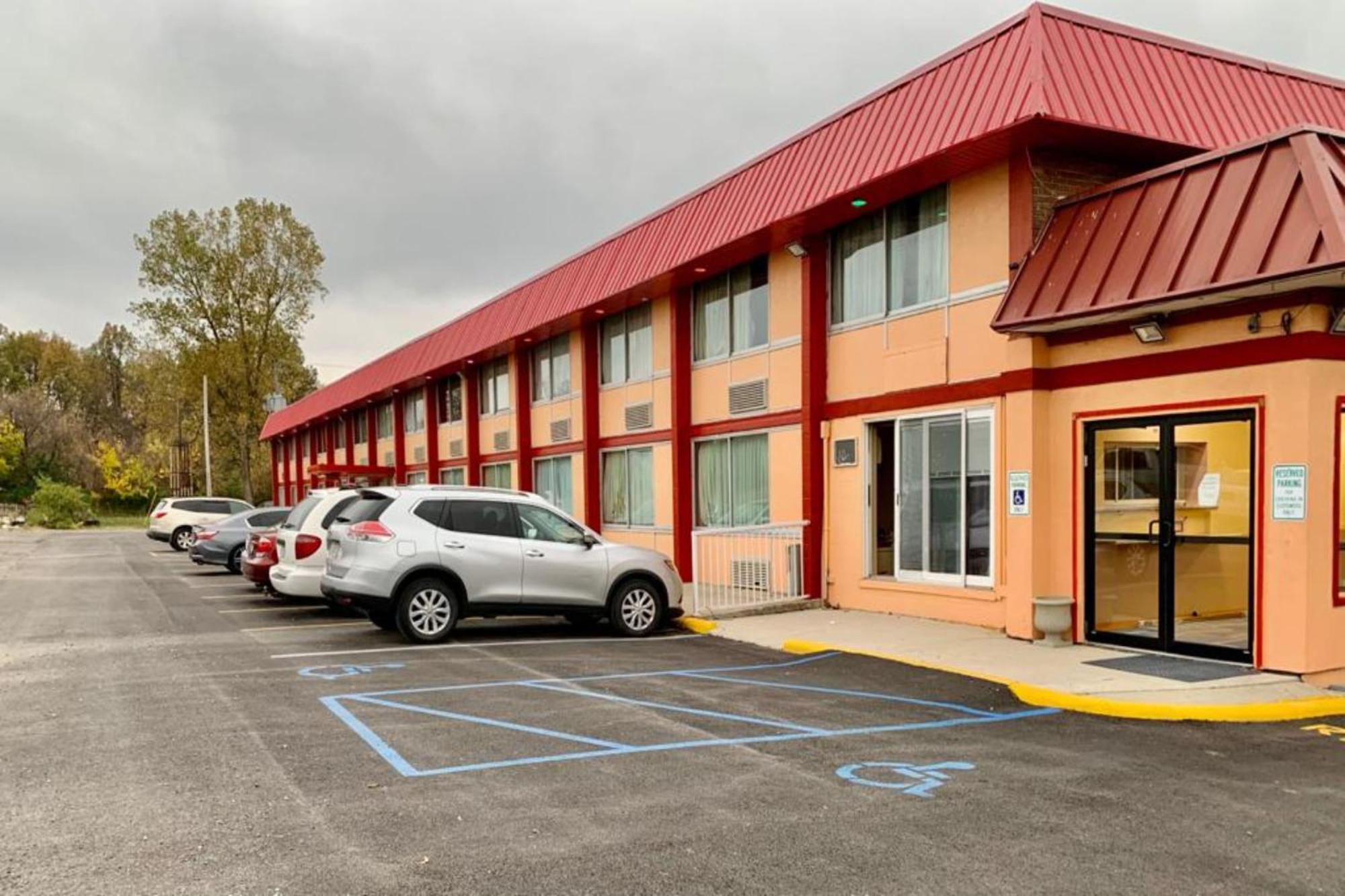 Red Carpet Inn & Suites Lima -Listing Partner Luaran gambar